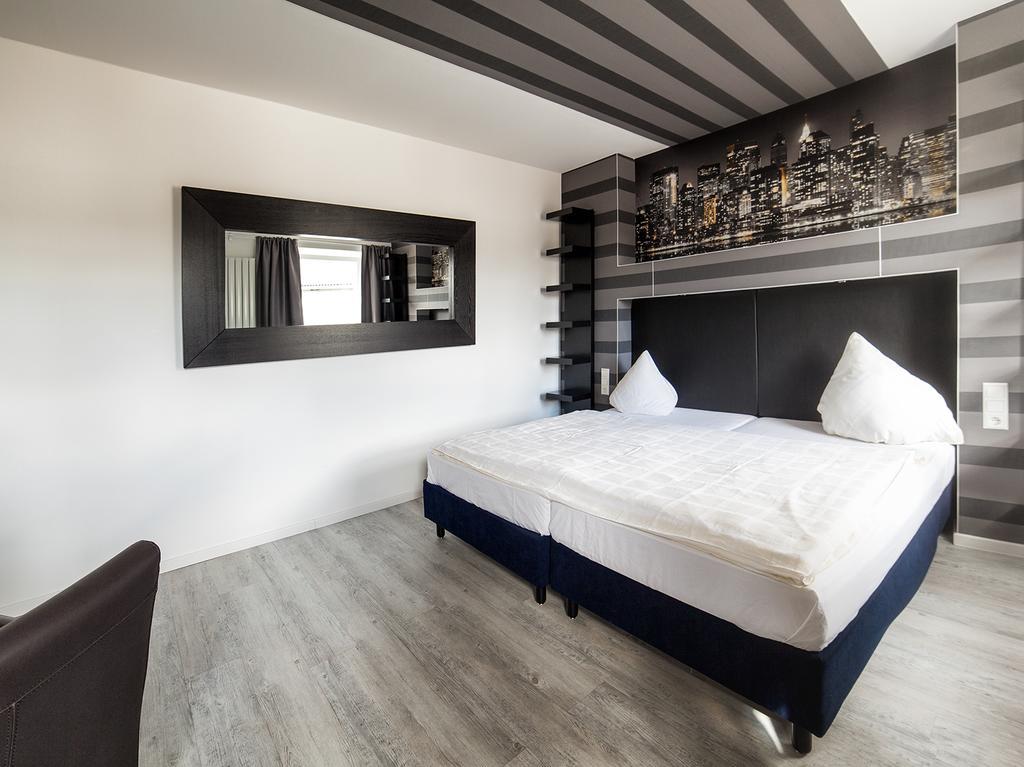 Sl'Otel Budget برنبورغ الغرفة الصورة